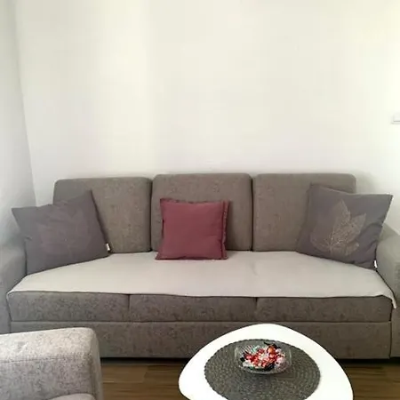 アパート *new Apartment* Petra